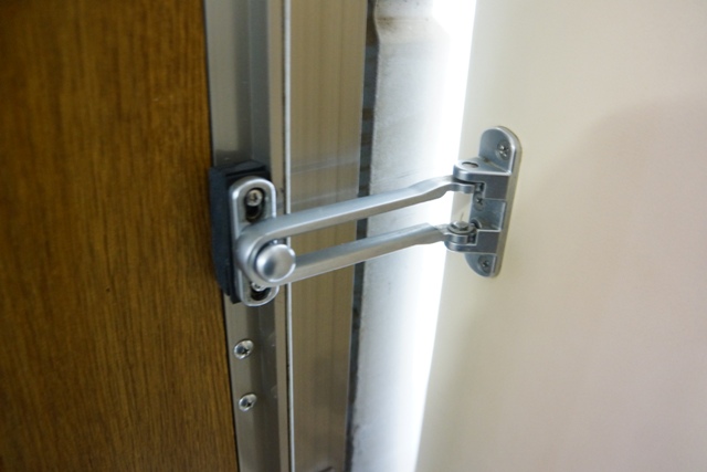 ドアガード ドアチェーン が壊れた 街の不動産屋の日常 ブログ